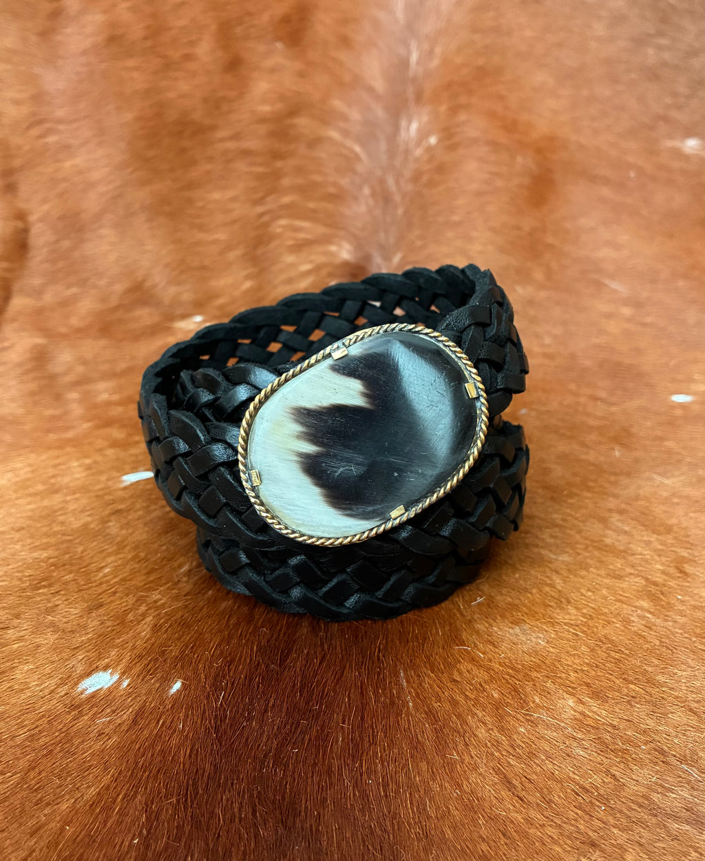 Thin Black Leather & Shell Oval Belt