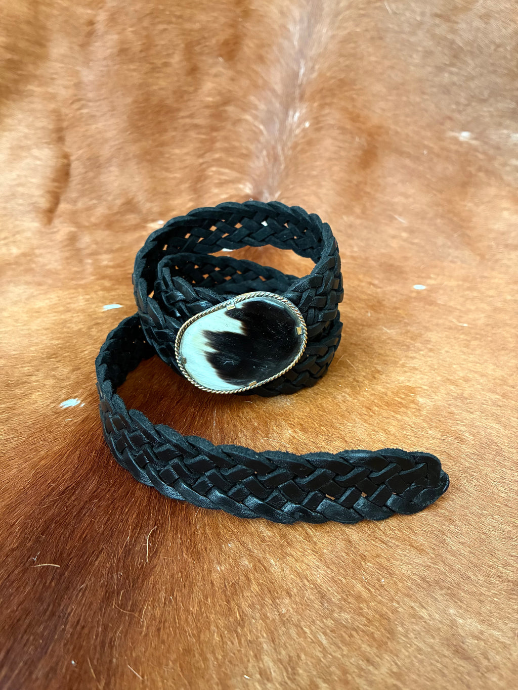 Thin Black Leather & Shell Oval Belt
