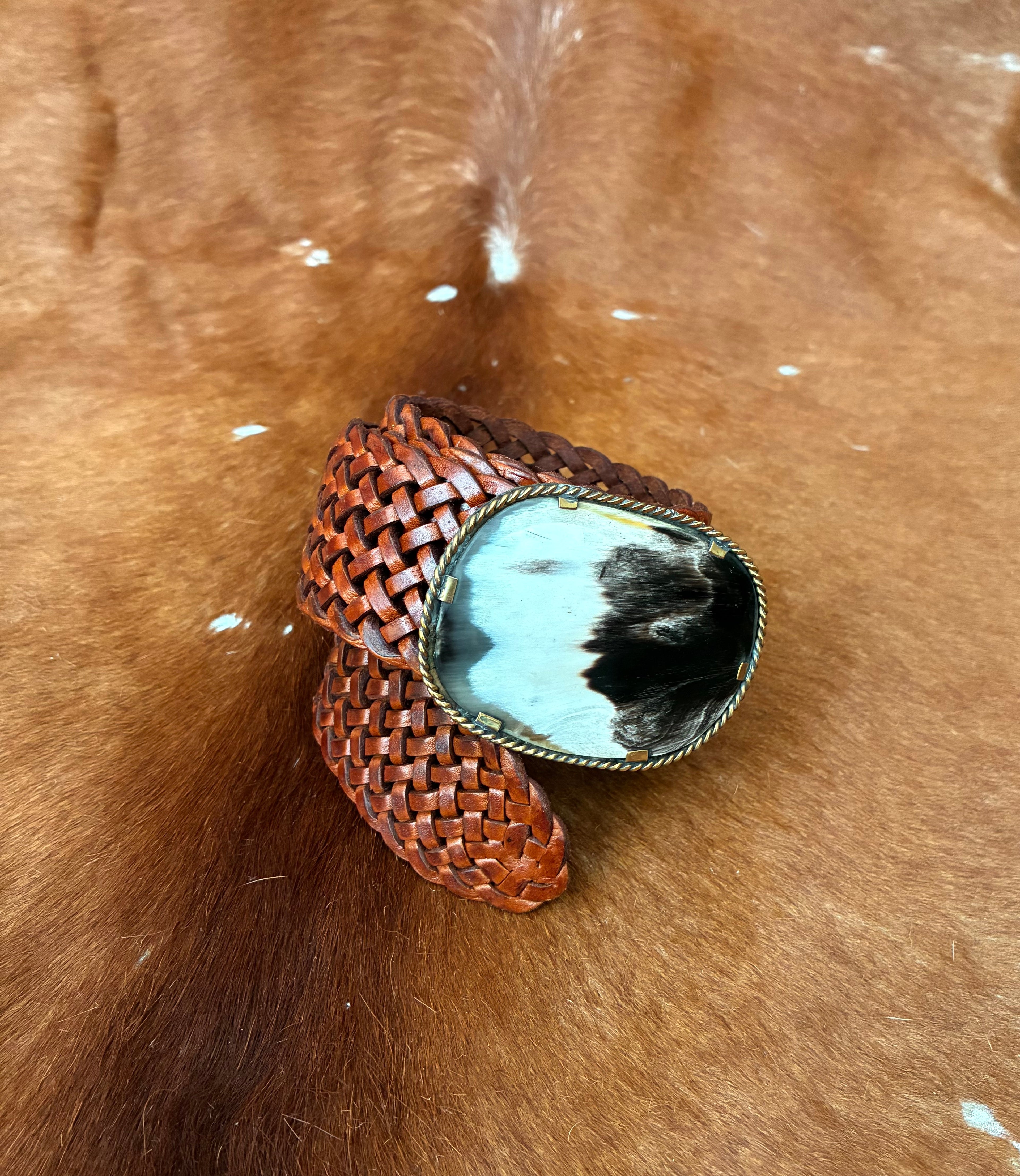 Tan Leather & Shell Oval Belt