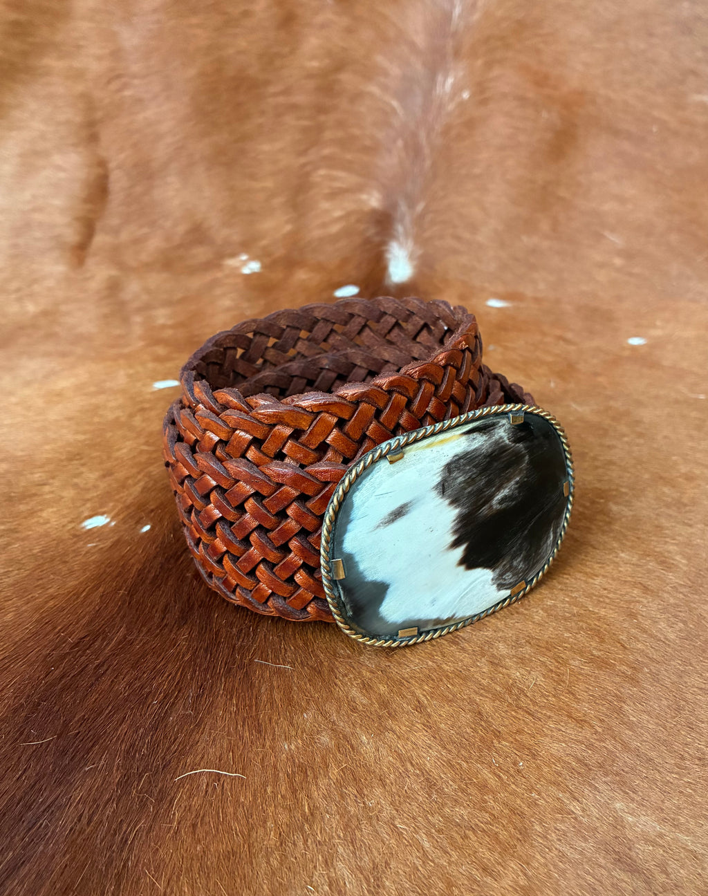 Tan Leather & Shell Oval Belt